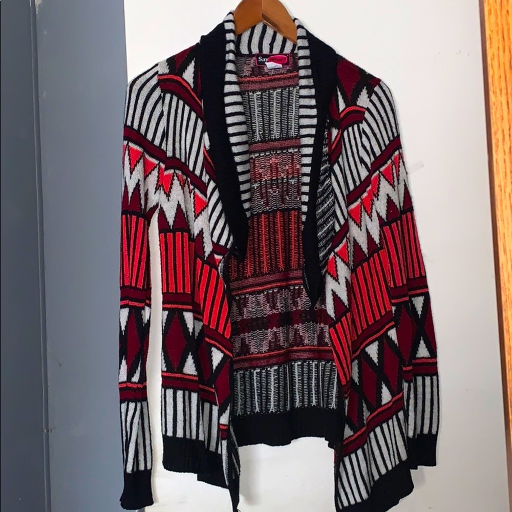 Patterned cardigan 😍